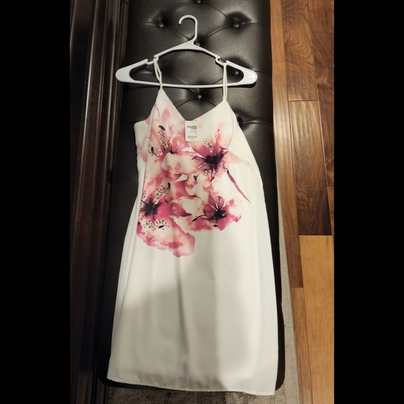 NWT - Picture 2 of 2